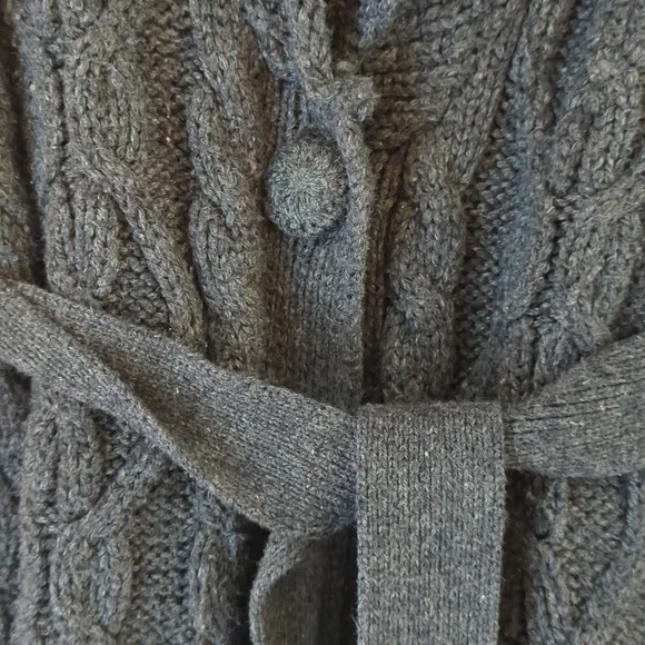 Long wrap sweater - Picture 3 of 11